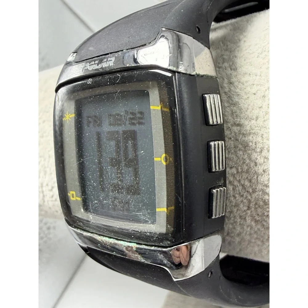 POLAR Flow New Battery FT60 Men's Heart Rate Monitor Watch ONLY ( WORKS )
